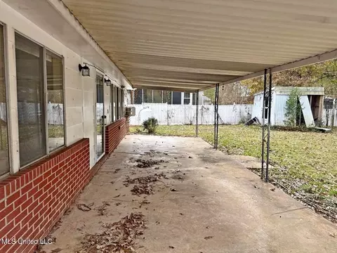 Exterior - 217 Harbor Ln, Brandon, MS 39047 photo 6 of 6