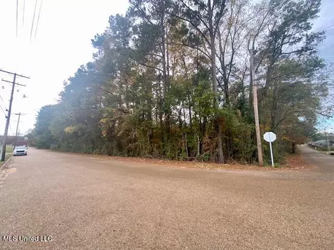 0 Llewellyn Ave, Mccomb, MS 39648