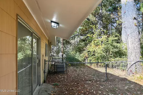 Exterior - 2446 Overbrook Dr, Jackson, MS 39213 photo 3 of 8