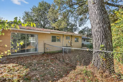 Exterior - 2446 Overbrook Dr, Jackson, MS 39213 photo 4 of 8