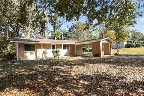 Exterior - 2446 Overbrook Dr, Jackson, MS 39213 photo 2 of 8