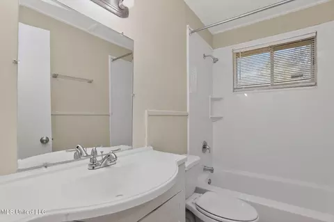 Bath - 2446 Overbrook Dr, Jackson, MS 39213 photo 2 of 3