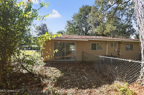 Exterior - 2446 Overbrook Dr, Jackson, MS 39213 photo 5 of 8