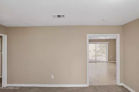 Living - 2446 Overbrook Dr, Jackson, MS 39213 photo 1 of 4