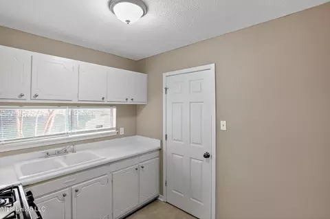Kitchen - 2446 Overbrook Dr, Jackson, MS 39213 photo 4 of 4