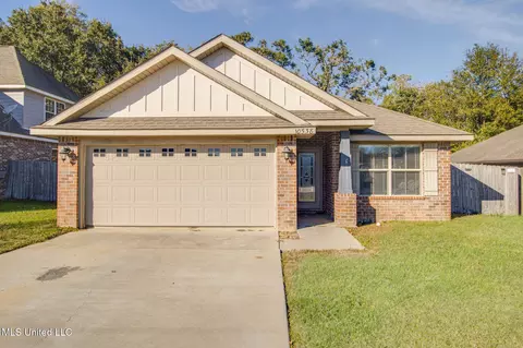 10538 Roundhill Dr, Gulfport, MS 39503