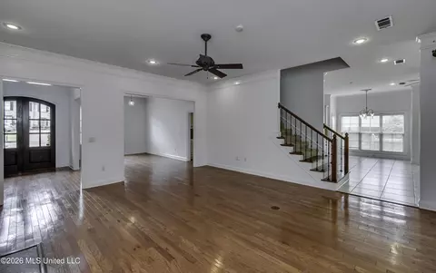 Living - 401 Kingsbridge Rd, Madison, MS 39110 photo 6 of 14