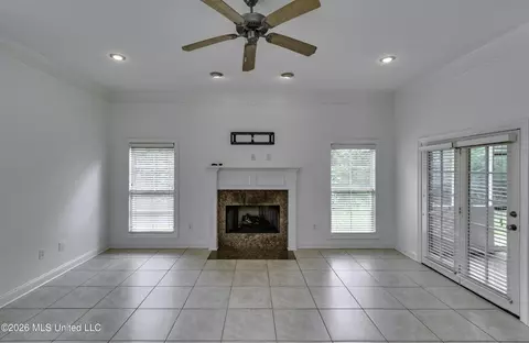 Living - 401 Kingsbridge Rd, Madison, MS 39110 photo 8 of 14
