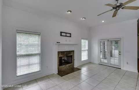 Living - 401 Kingsbridge Rd, Madison, MS 39110 photo 9 of 14
