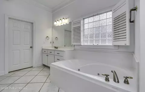 Bath - 401 Kingsbridge Rd, Madison, MS 39110 photo 3 of 12