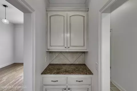 Entry Way - 401 Kingsbridge Rd, Madison, MS 39110 photo 5 of 6