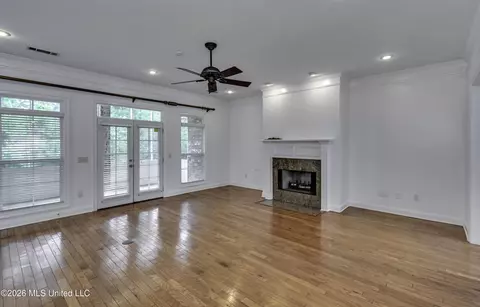 Living - 401 Kingsbridge Rd, Madison, MS 39110 photo 4 of 14