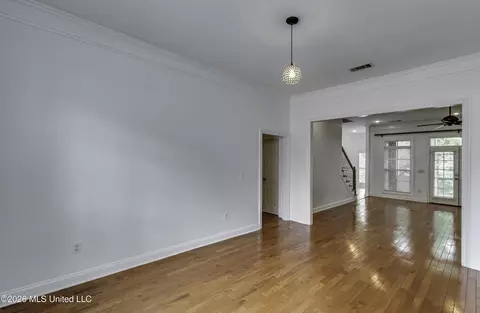 Living - 401 Kingsbridge Rd, Madison, MS 39110 photo 3 of 14