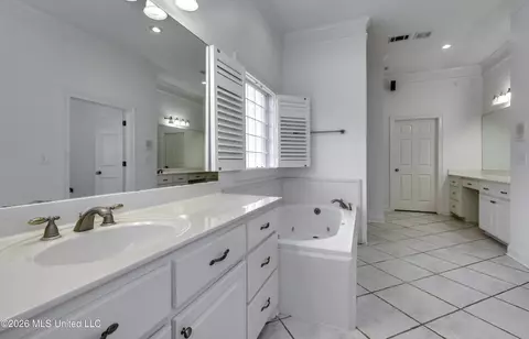 Bath - 401 Kingsbridge Rd, Madison, MS 39110 photo 4 of 12