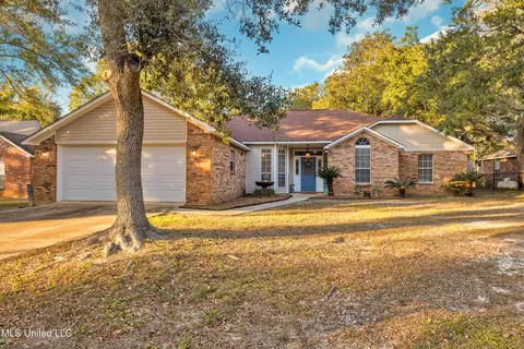 8500 Clamshell Ave, Ocean Springs, MS 39564