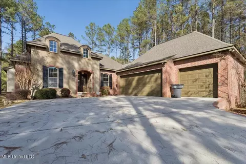 10 Magnolia Crossing Rd, Sumrall, MS 39482