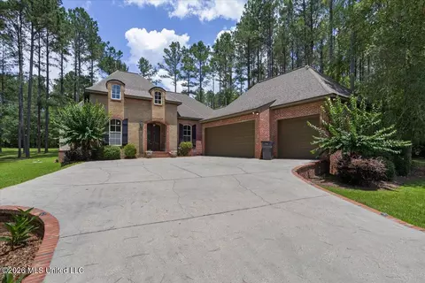 10 Magnolia Crossing Rd, Sumrall, MS 39482
