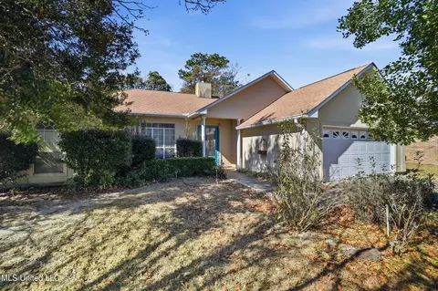 3717 Tangerine St, Ocean Springs, MS 39564