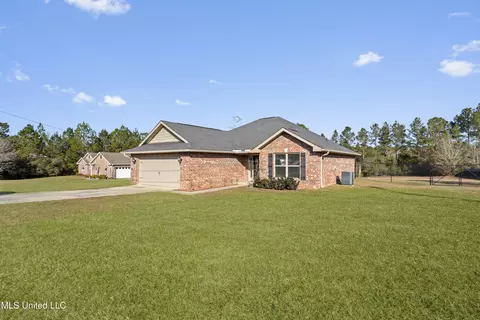 20320 Gordon St, Saucier, MS 39574