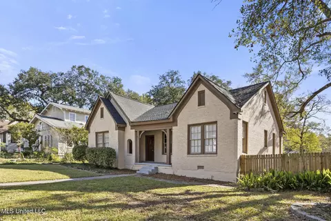 901 Fairview St, Jackson, MS 39202