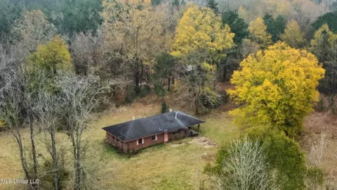 564 Virgin Mary Rd, Camden, MS 39045