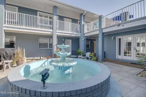 1282 Beach Blvd #208, Biloxi, MS 39530