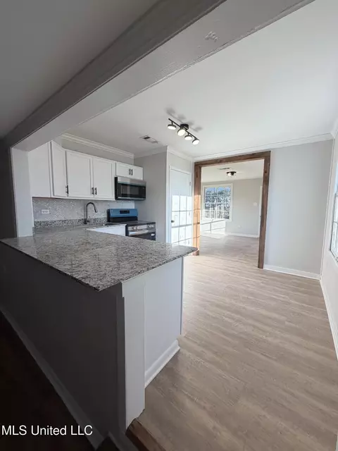 Kitchen - 3 Maplewood Ln, Natchez, MS 39120 photo 1 of 5