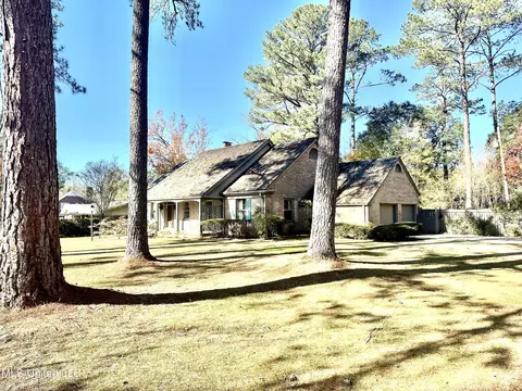 Exterior - 400 Charles St, Brookhaven, MS 39601 photo 9 of 14