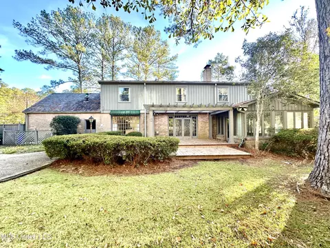 Exterior - 400 Charles St, Brookhaven, MS 39601 photo 2 of 14
