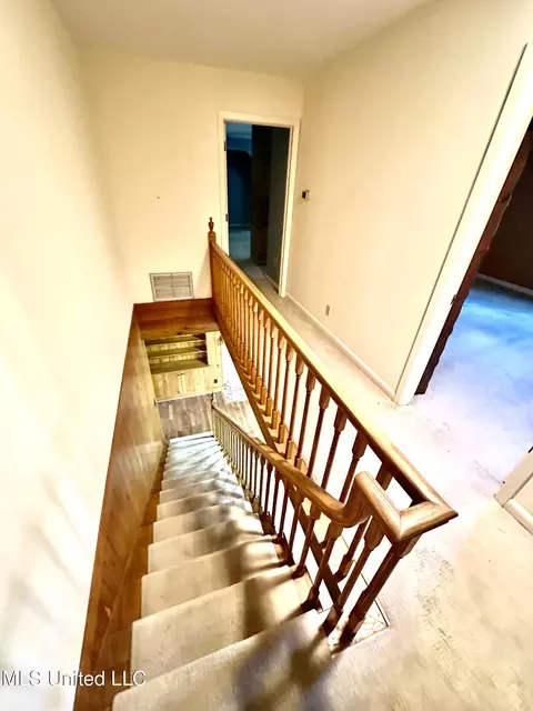 Entry Way - 400 Charles St, Brookhaven, MS 39601 photo 3 of 5