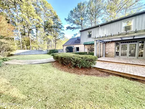 Exterior - 400 Charles St, Brookhaven, MS 39601 photo 5 of 14
