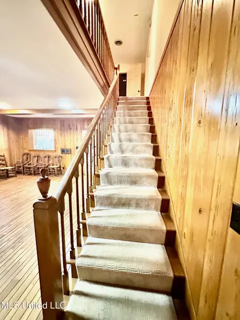 Entry Way - 400 Charles St, Brookhaven, MS 39601 photo 2 of 5