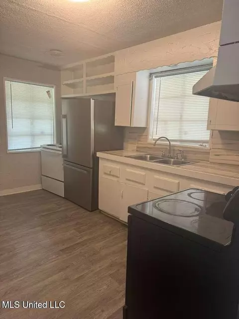Kitchen - 2677 Shannon St, Jackson, MS 39212 photo 1 of 2