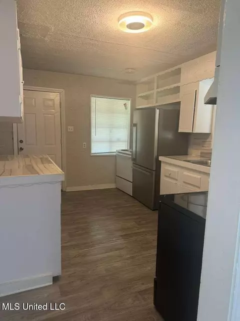 Kitchen - 2677 Shannon St, Jackson, MS 39212 photo 2 of 2