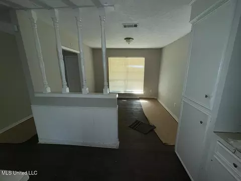 946 N Valley Falls Rd, Jackson, MS 39212 photo 3