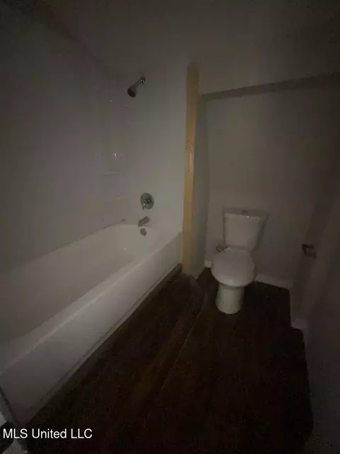 Bath - 103 Forest Point Dr, Brandon, MS 39047 photo 2 of 2