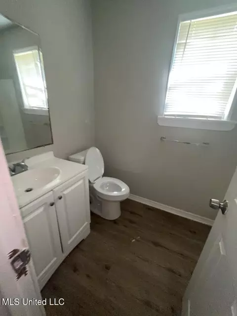 Bath - 103 Forest Point Dr, Brandon, MS 39047 photo 1 of 2