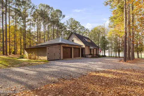 Exterior - 101 Lake Shore Cv, Madison, MS 39110 photo 5 of 18