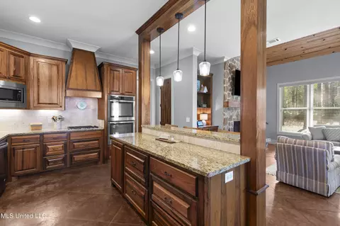 Kitchen - 101 Lake Shore Cv, Madison, MS 39110 photo 5 of 7