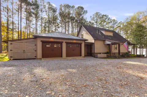 Exterior - 101 Lake Shore Cv, Madison, MS 39110 photo 2 of 18