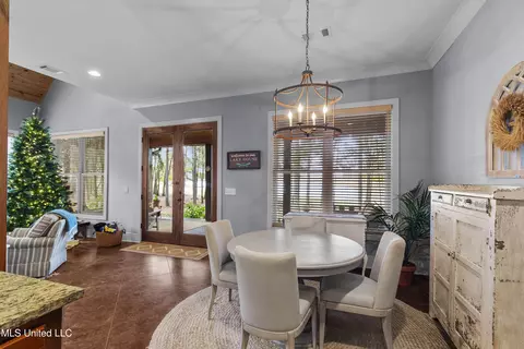 Dining - 101 Lake Shore Cv, Madison, MS 39110 photo 2 of 3