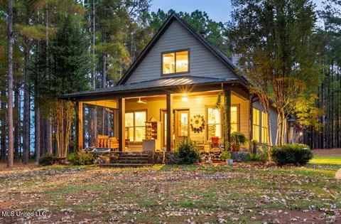 Exterior - 101 Lake Shore Cv, Madison, MS 39110 photo 3 of 18