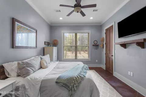 Bedroom - 101 Lake Shore Cv, Madison, MS 39110 photo 2 of 8