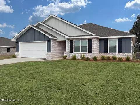 112 Dewberry Dr, Lucedale, MS 39452
