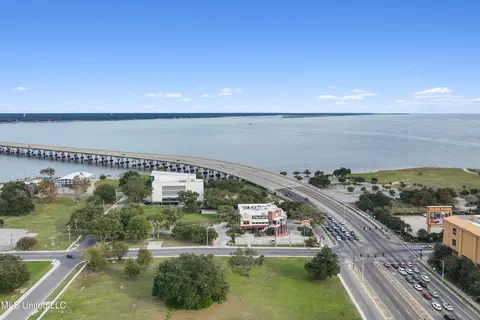 164 Beach Blvd, Biloxi, MS 39530