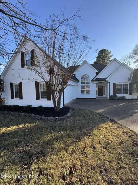 Exterior - 187 Cross Creek Dr, Hernando, MS 38632 photo 2 of 9