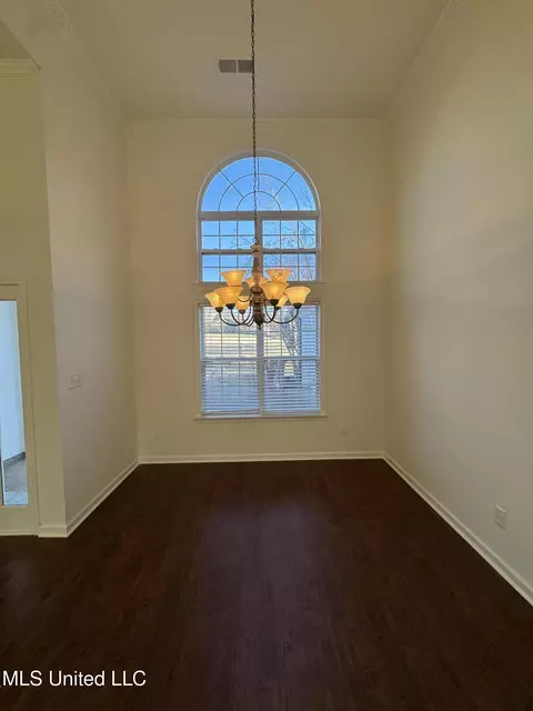 Dining - 187 Cross Creek Dr, Hernando, MS 38632 photo 2 of 2
