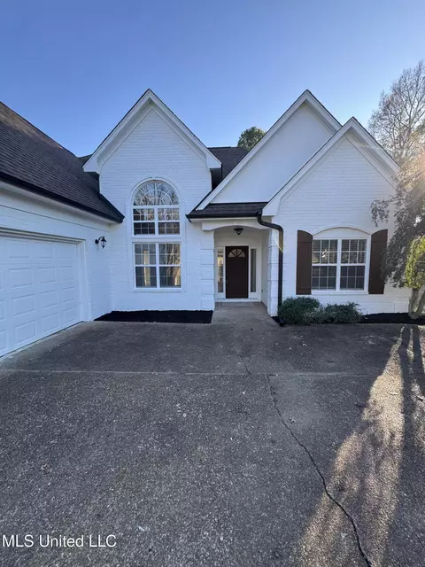 Exterior - 187 Cross Creek Dr, Hernando, MS 38632 photo 3 of 9