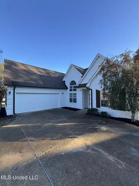 Exterior - 187 Cross Creek Dr, Hernando, MS 38632 photo 4 of 9