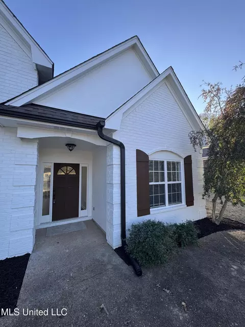 Exterior - 187 Cross Creek Dr, Hernando, MS 38632 photo 5 of 9